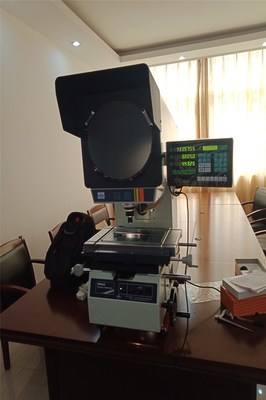 CPJ-3020A 万豪投影测量仪（反像型）全面解析 精密测量领域的高效工具