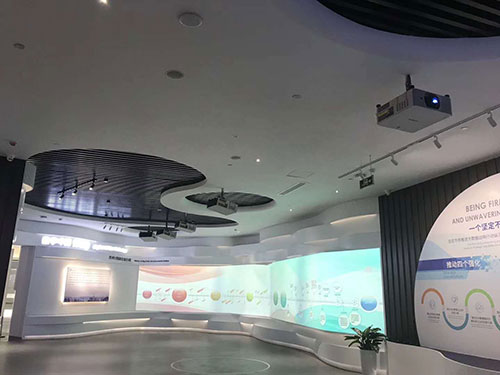 佳能投影机助力国家某大数据综合试验区展示中心 光影科技驱动数据可视化新纪元